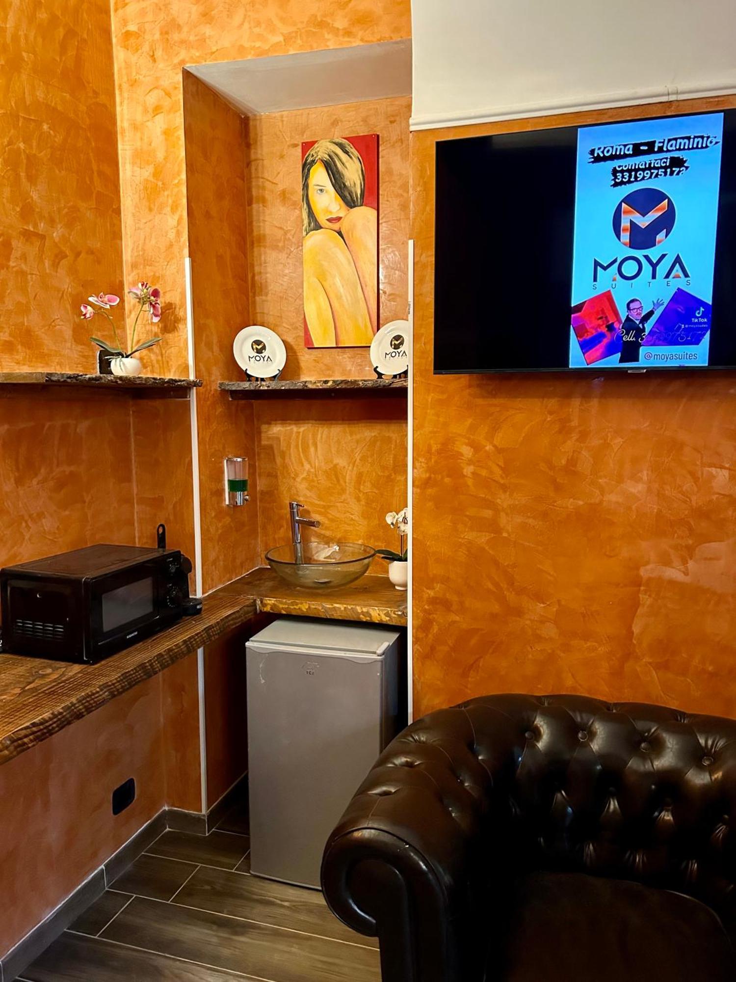 Love hotel Moya 1 - In Rome