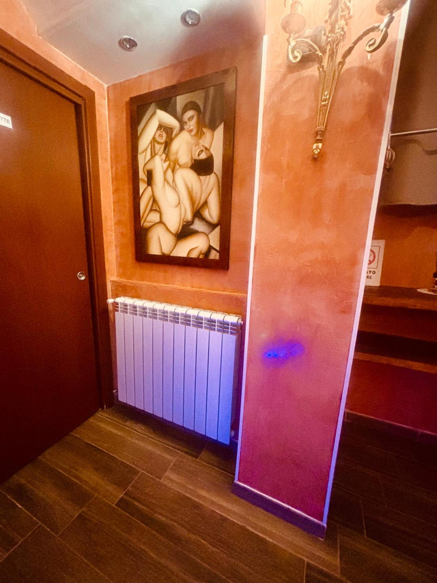 Moya 1 - In Love hotel Rome