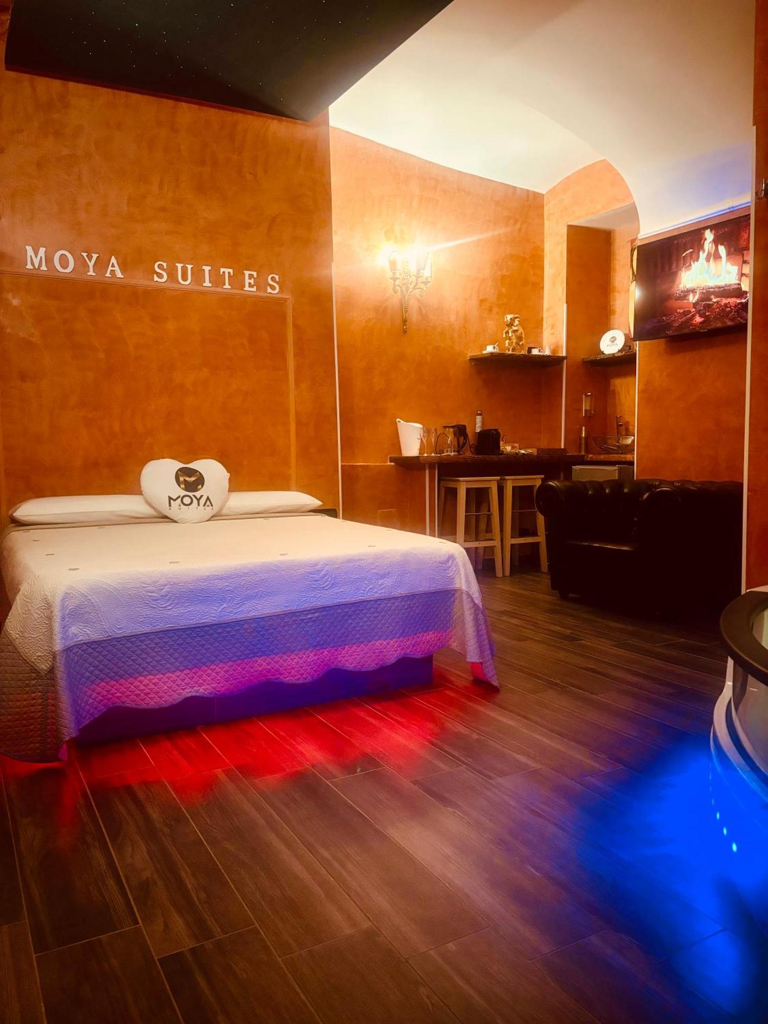 Love hotel Moya 1 - In Rome
