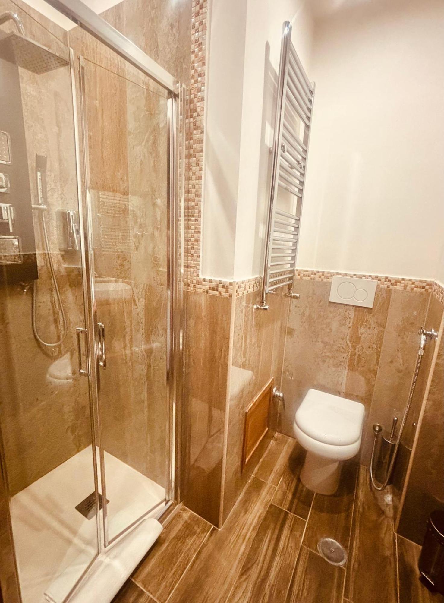 Love hotel Moya 1 - In Rome